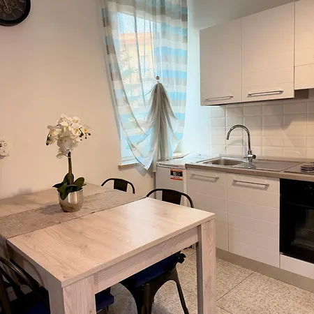 Re Domus Apartment